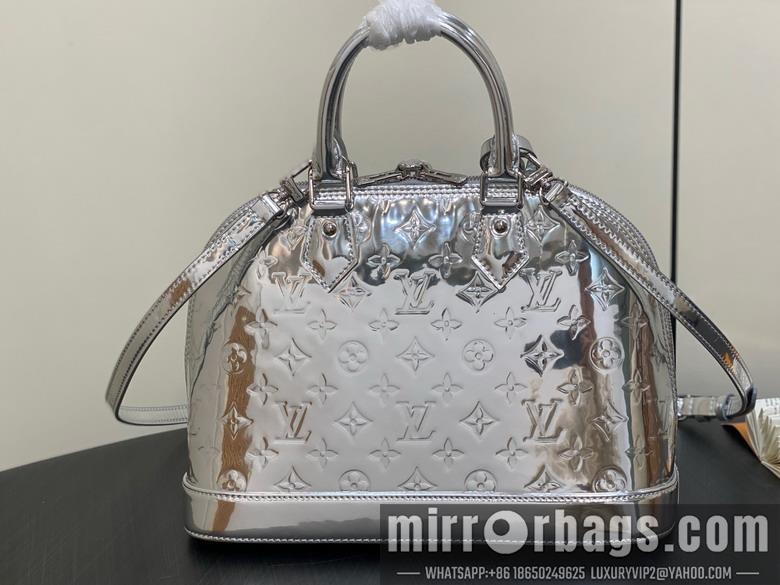 LV Replica Bags Alma M40301 32x24x15cm gf