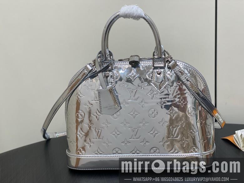 LV Replica Bags Alma M40301 32x24x15cm gf