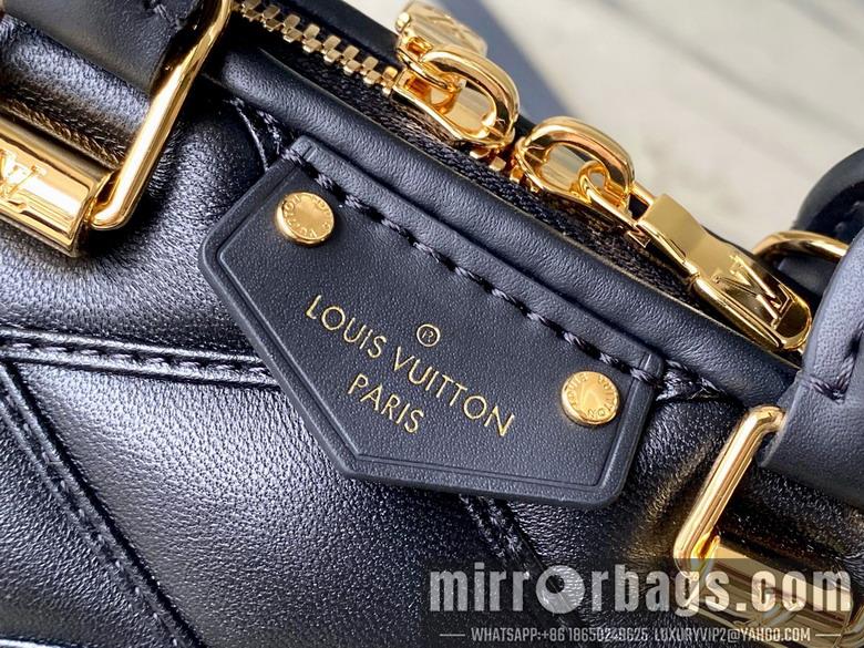 LV Replica Bags Alma M83048 18x12x8cm gf