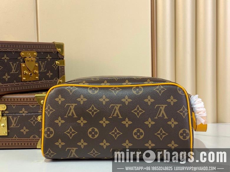 LV Replica Bags Dopp Kit m12643 15x16.5x28cm gf