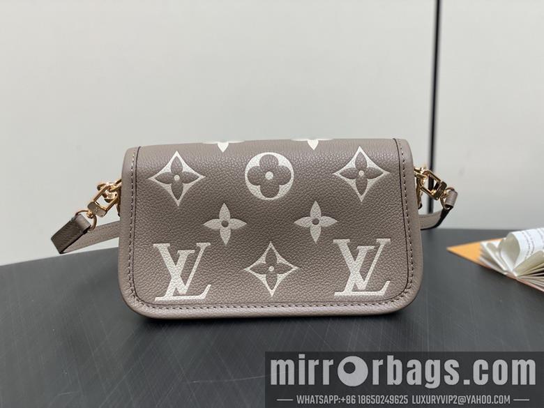 LV Replica Bags Diane M83300 19x10.5x6cm gf