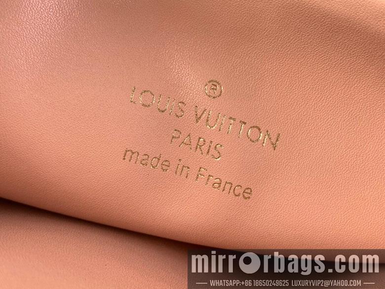 LV Replica Bags Coussin M24338 21x16x7cm gf