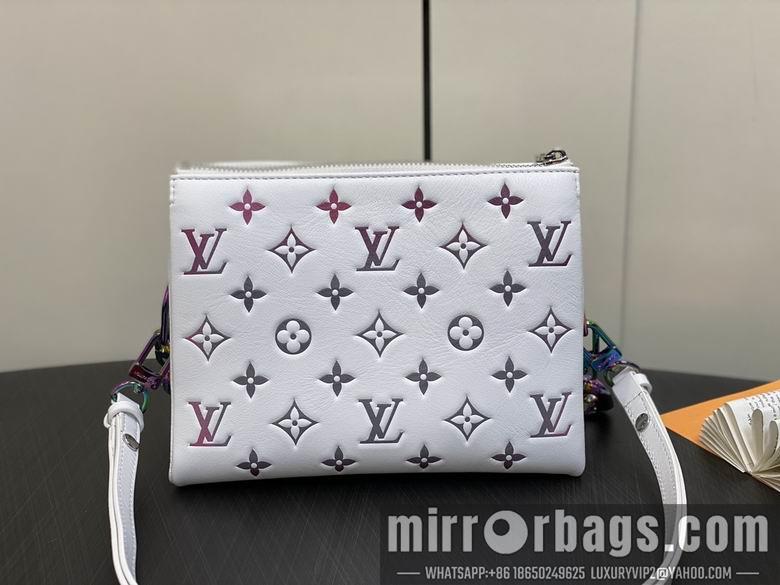 LV Replica Bags Coussin M23617 M23618 21x16x7cm gf