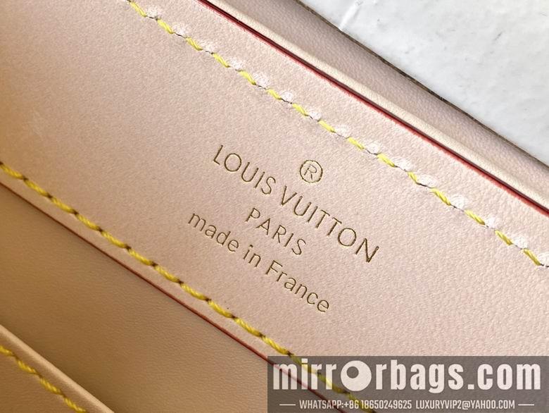 LV Replica Bags Capucines M23083 21x14x8cm gf