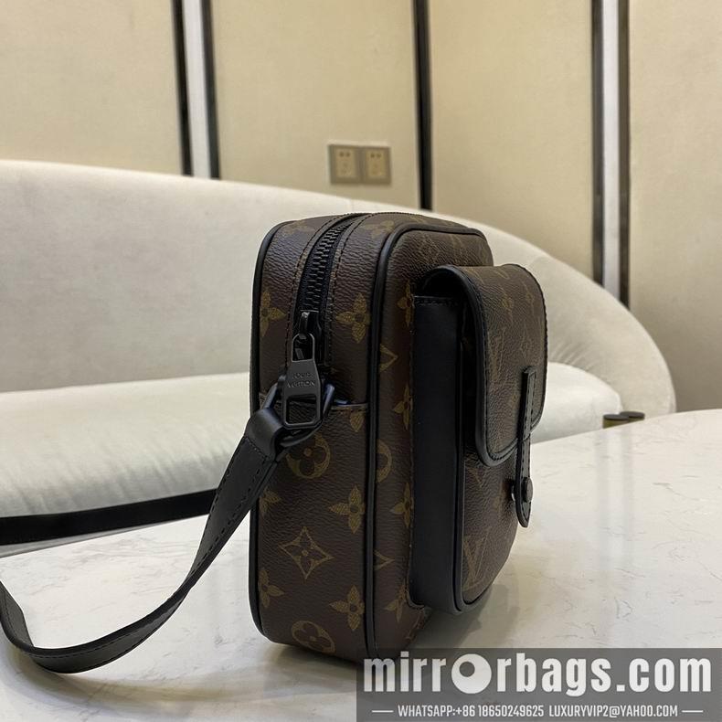 LV Replica Bags Christopher M69404 15x17x8 cm gf