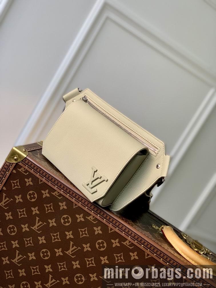 LV Replica Bags Takeoff M22665 30x16x3cm gf