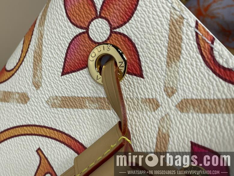 LV Replica Bags Circle M25315 20x20x13cm gf