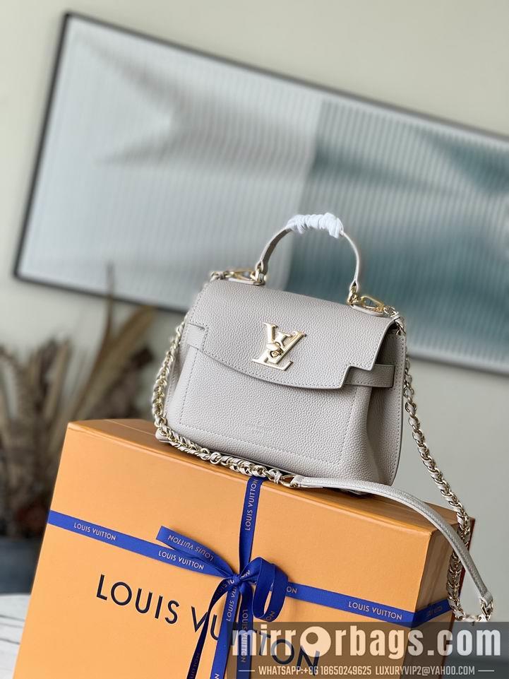 LV Replica Bags Lockme Ever M21052灰褐23x17x10cm gf