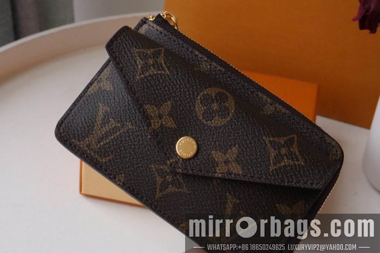 LV Replica Bags M69431 13X9.5X2.5cm YG 4