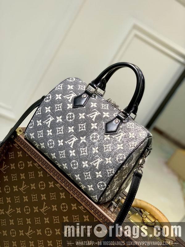 LV Replica Bags Cruise M21464 25x19x15cm gf