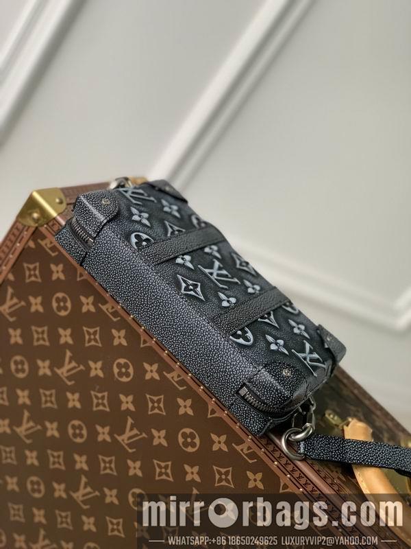 LV Replica Bags Soft Trunk M81776蓝 黑22.5x14x5cm gf