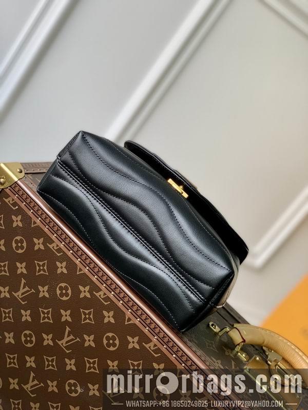 LV Replica Bags New Wave M21797白 M21797黑23x15x10cm gf