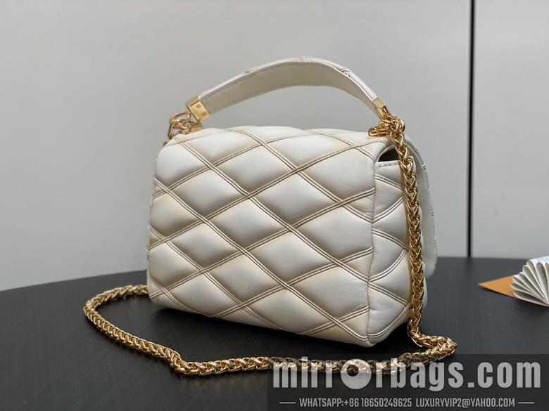 LV Replica Bags Twist M22891 23x16x10cm gf3