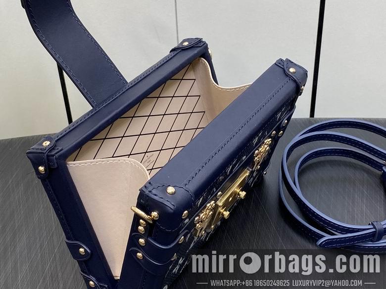 LV Replica Bags Petite Malle M22882 20x12.5x6cm gf