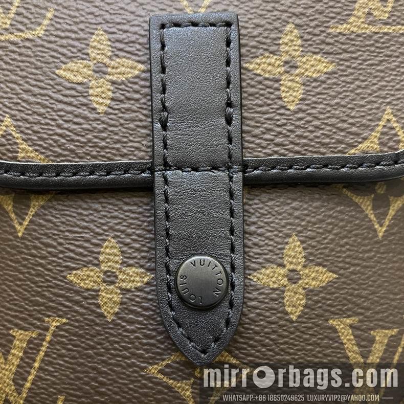 LV Replica Bags Christopher M69404 15x17x8 cm gf