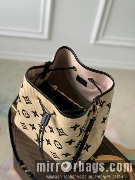 LV Replica Bags M23080 26x26x17.5cm gf