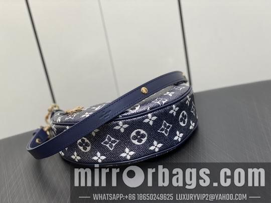 LV Replica Bags Loop M22928 23x13x6cm gf2色