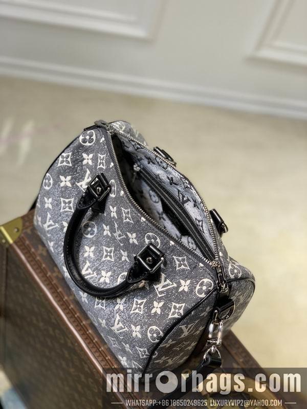 LV Replica Bags Cruise M21464 25x19x15cm gf