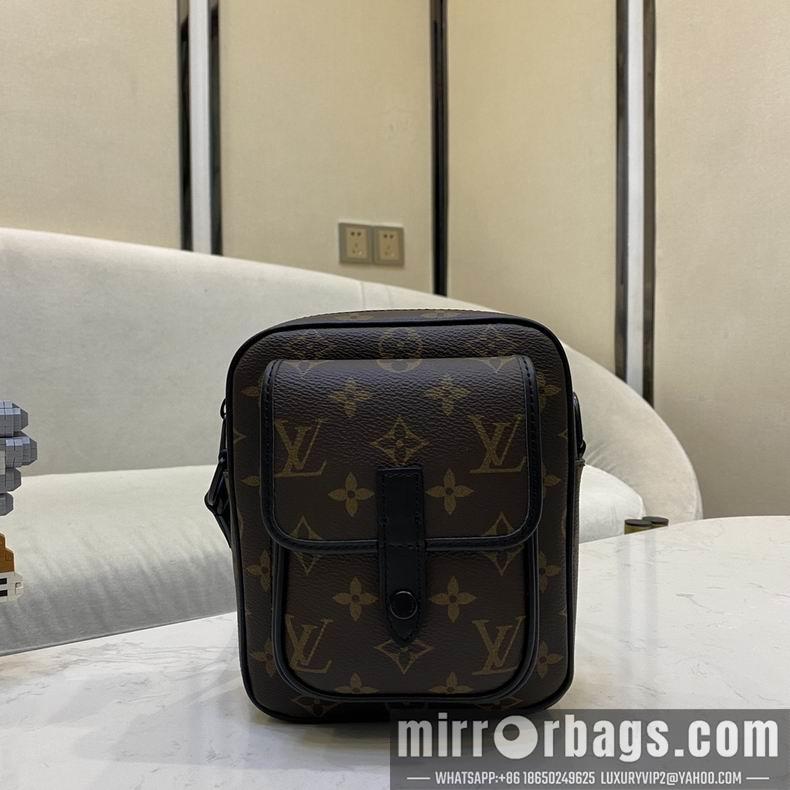 LV Replica Bags Christopher M69404 15x17x8 cm gf