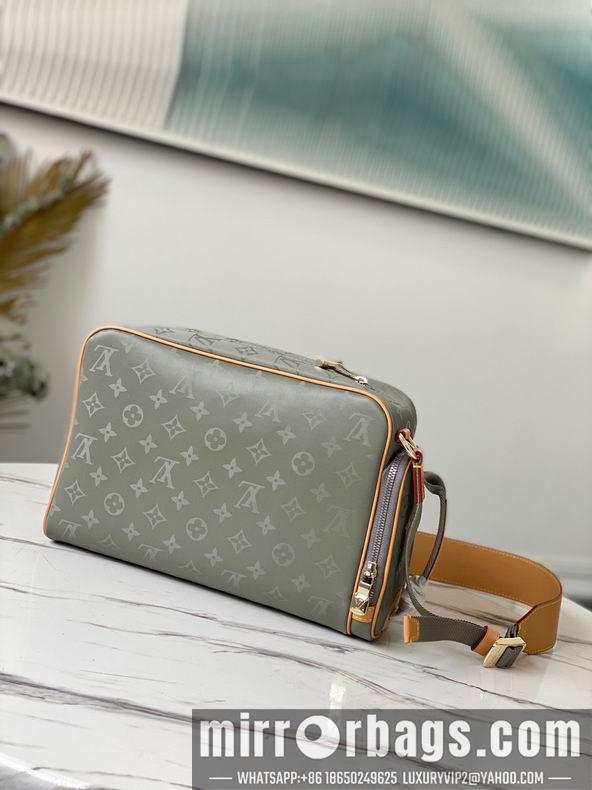 LV Replica Bags 相机包 M43884 32x20x11 cm gf