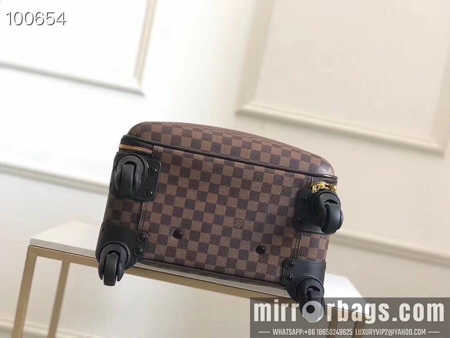 LV Replica Bags LLM23061