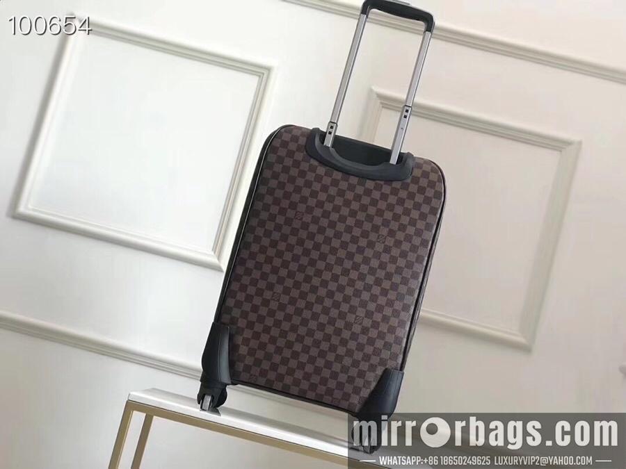 LV Replica Bags LLM23061