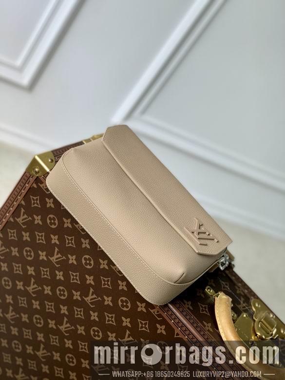 LV Replica Bags Fastline M23710 23.5x18x7cm gf