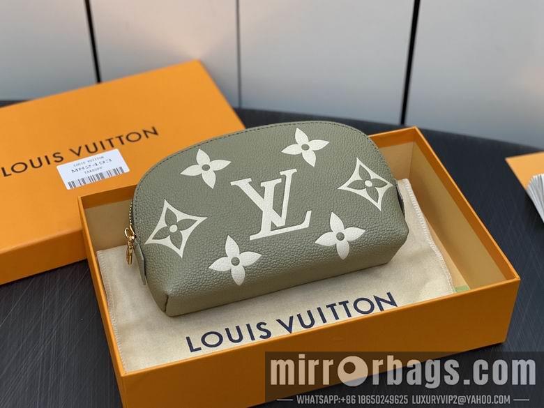 LV Replica Bags By the Pool M82493 17x12x6cm gf