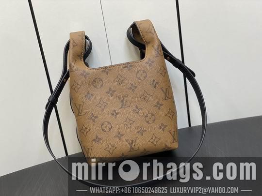 LV Replica Bags Atlantis M46816 17x17x17cm gf