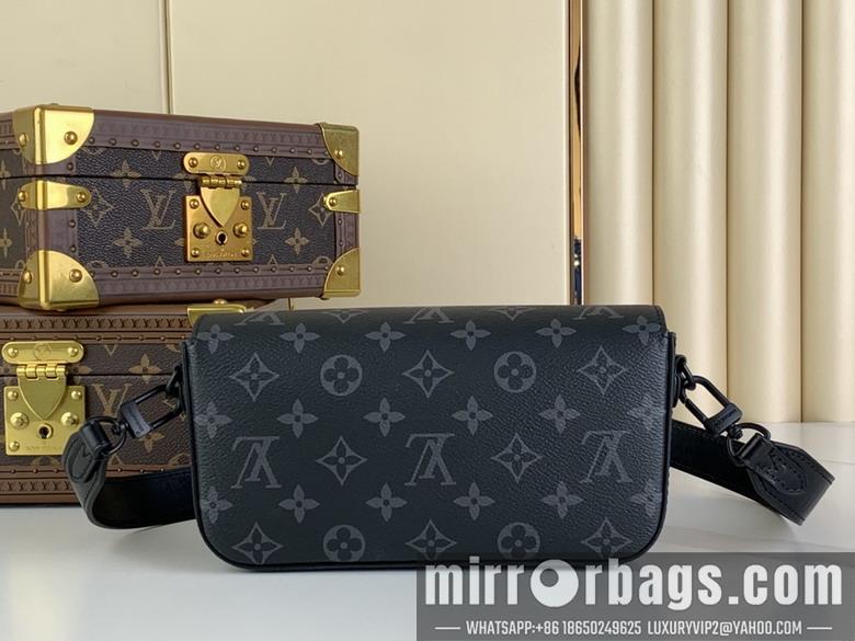 LV Replica Bags Montsouris M83567 22x12x6cm gf