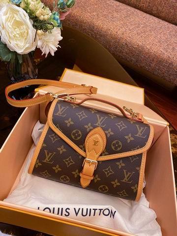 LV Replica Bags M44919 23.5x18x9cm gf