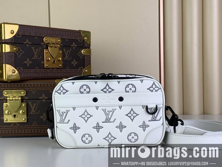 LV Replica Bags Alpha M83383 11x18.5x6.5cm gf