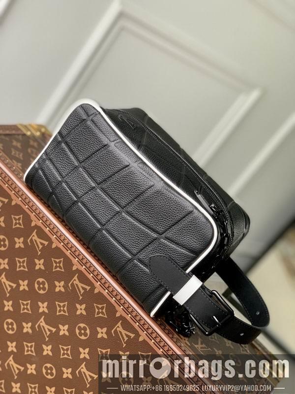 LV Replica Bags dopp kit M81849 15x24x15cm gf