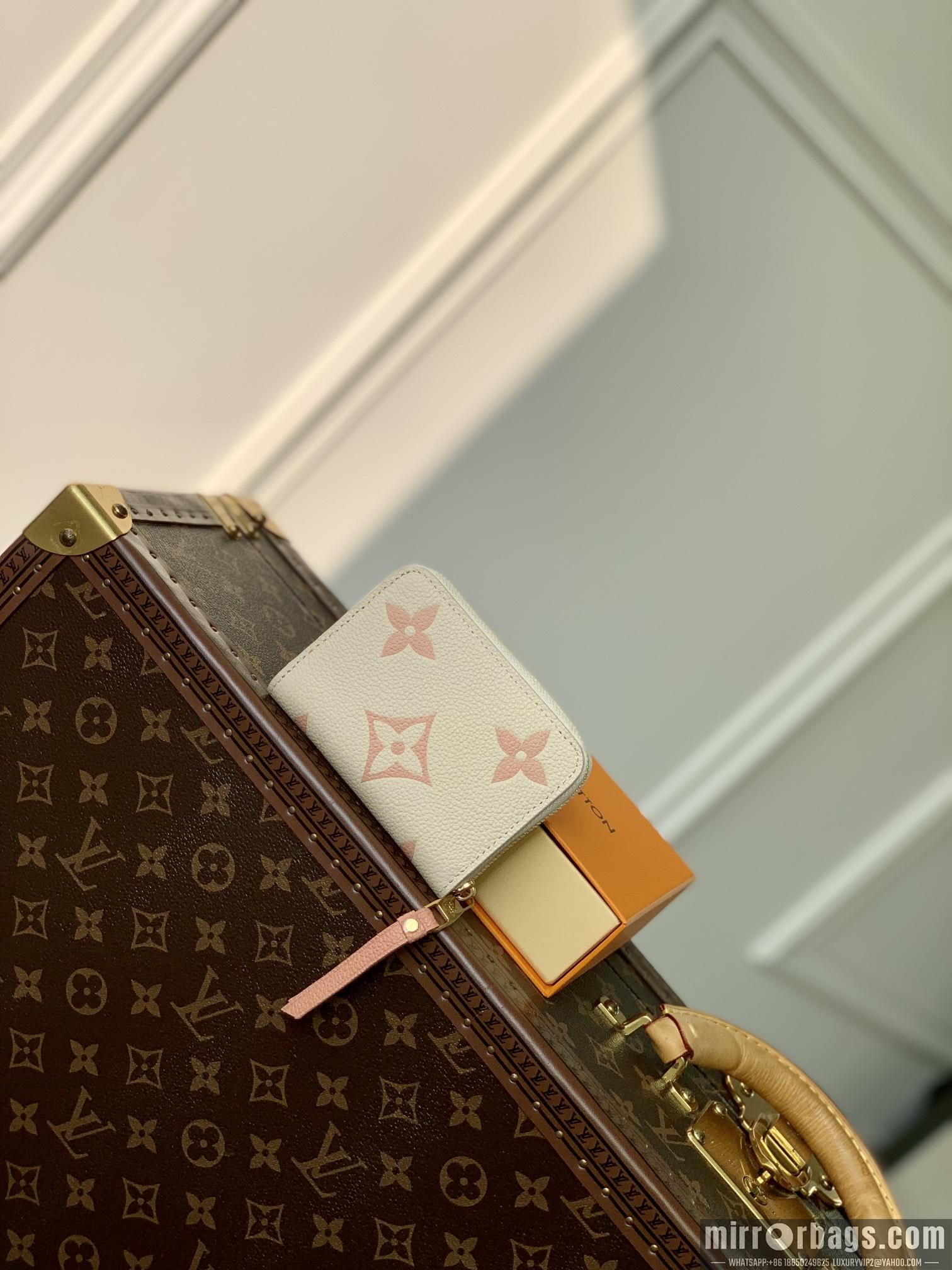 LV Replica Bags M60574 11x8x1cm gf