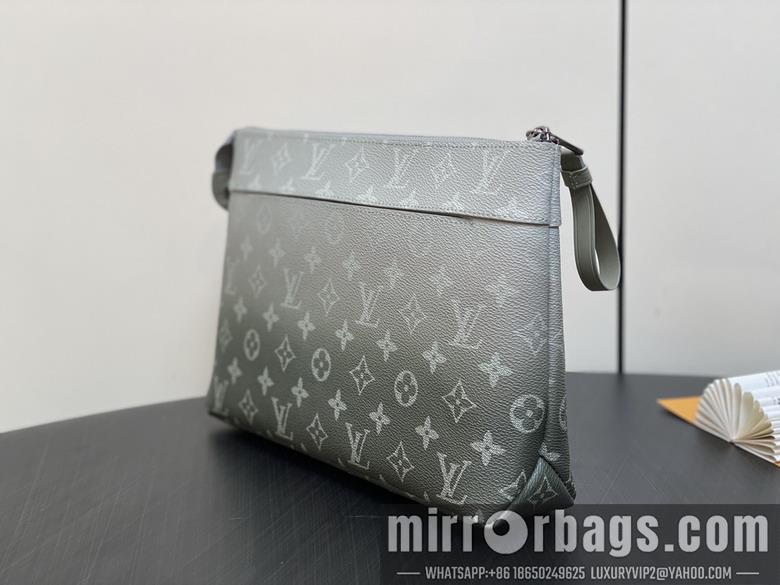 LV Replica Bags Voyage M11545 21x32x8cm gf