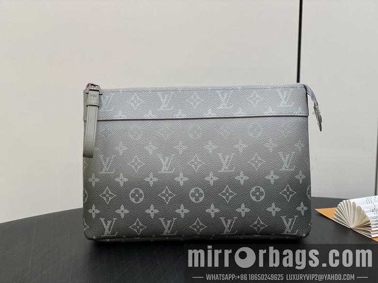 LV Replica Bags Voyage M11545 21x32x8cm gf