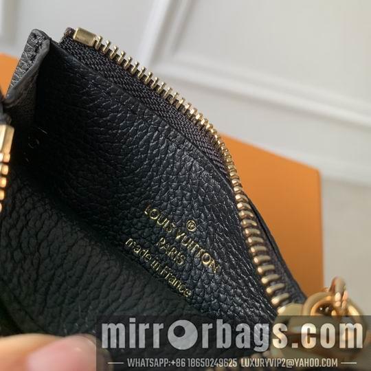 LV Replica Bags Circle M82639 10x8.5x0.4cm gf