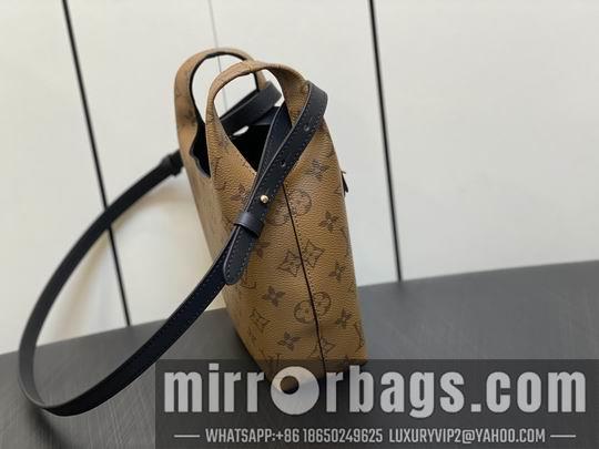 LV Replica Bags Atlantis M46816 17x17x17cm gf