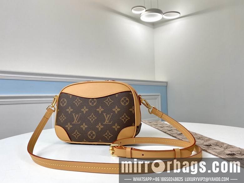 LV Replica Bags AKM45528 22X15X7