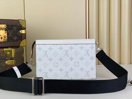 LV Replica Bags Alpha M30935 18.5x11x6.5cm gf