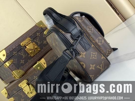 LV Replica Bags Quest M46973 18x18x10cm gf