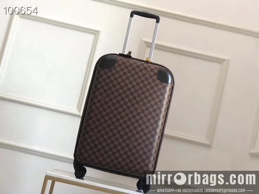 LV Replica Bags LLM23061