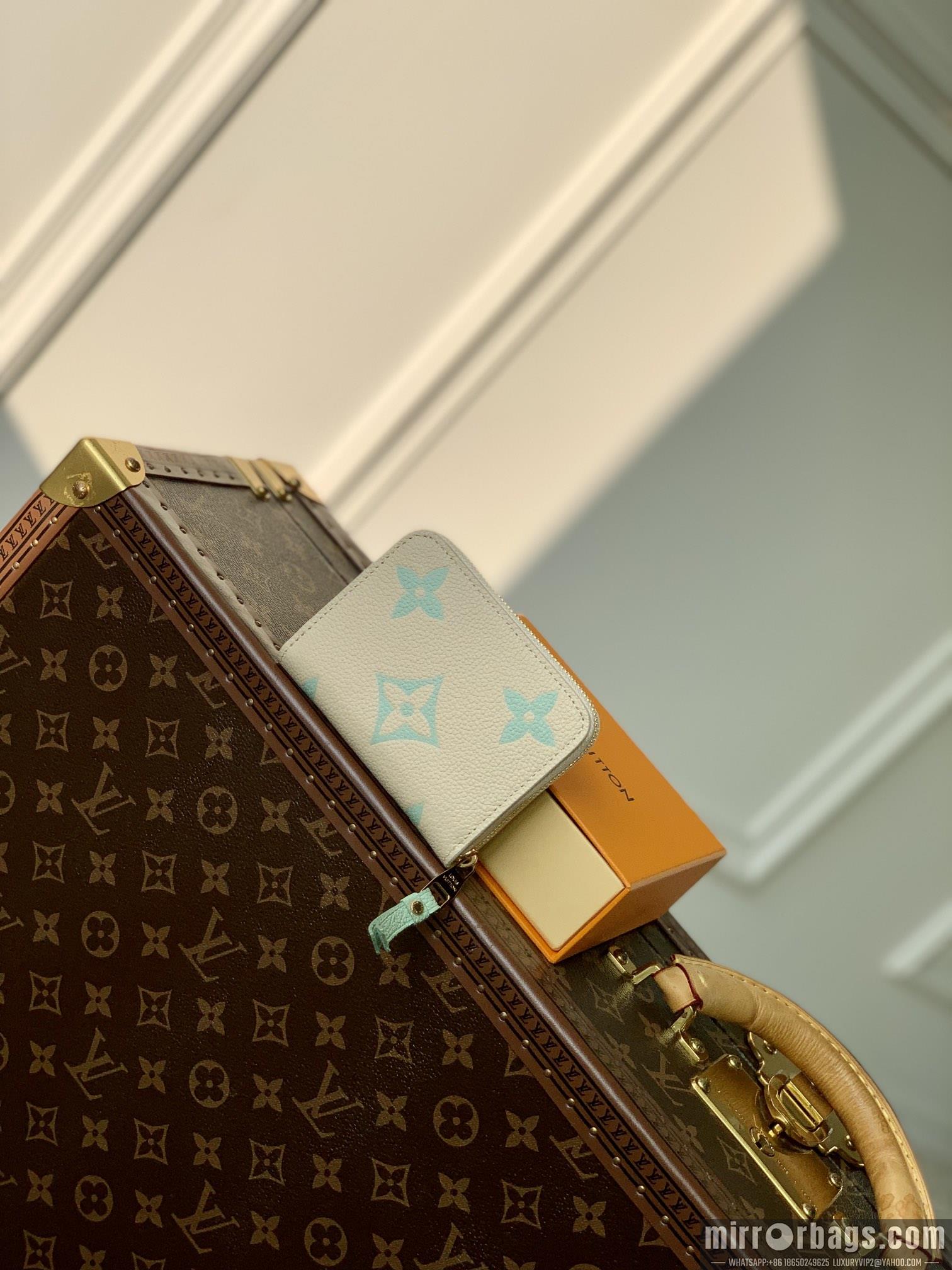 LV Replica Bags M60574 11x8x1cm gf1