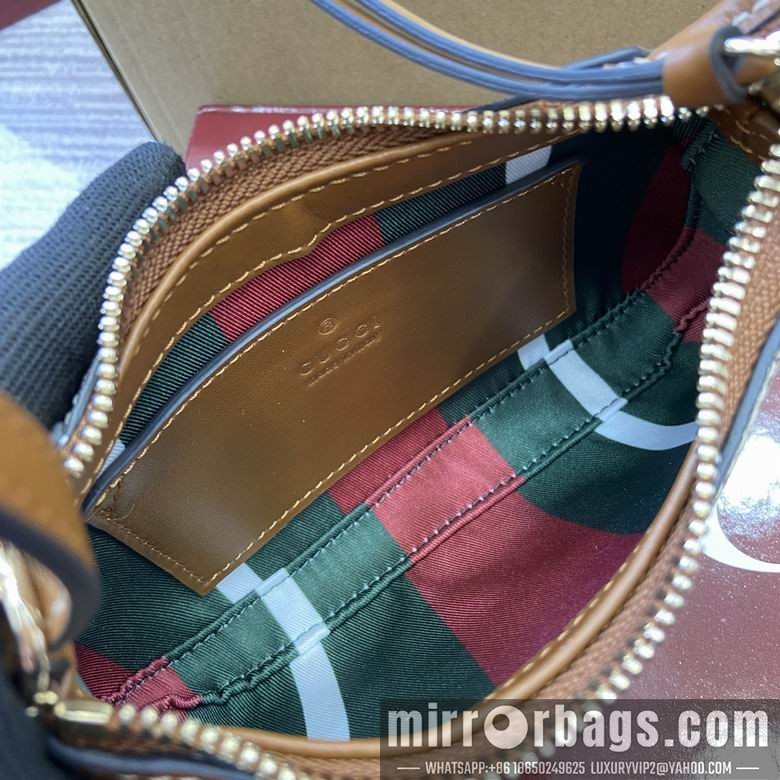 Gucci Replica Bags Emblem 820696 23X13X2cm MP