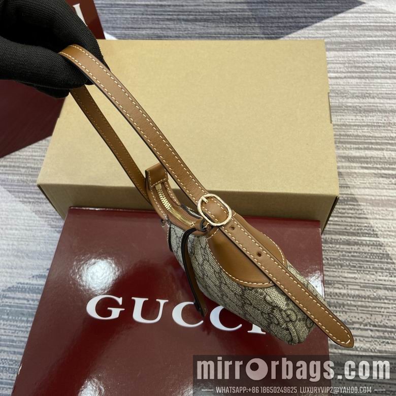 Gucci Replica Bags Emblem 820696 23X13X2cm MP