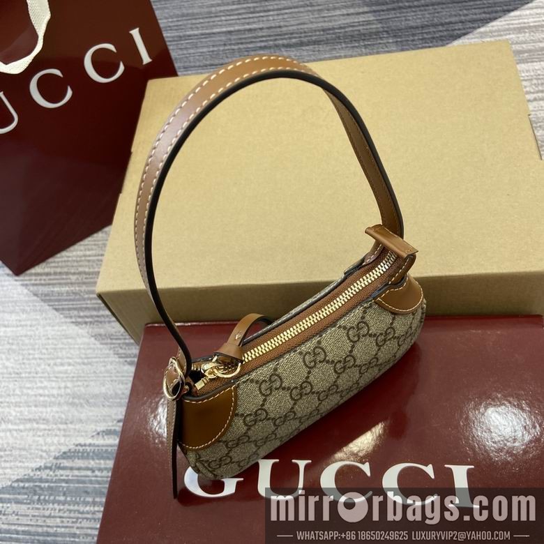 Gucci Replica Bags Emblem 820696 23X13X2cm MP