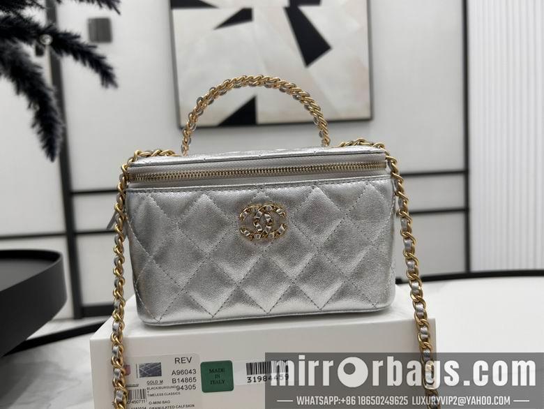 Chanel Replica Bags A96043 17cm BL