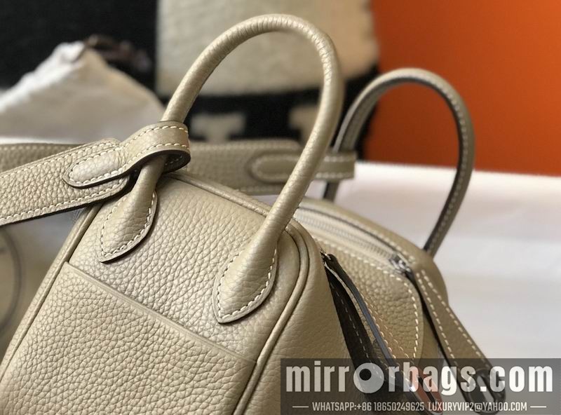 Hermes Replica Bags Mini Lindy 19cm am 01