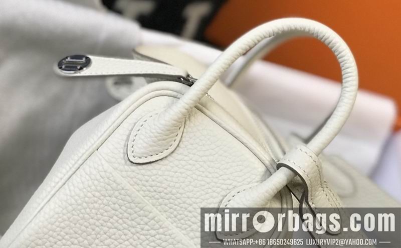 Hermes Replica Bags Mini Lindy 19cm am 01