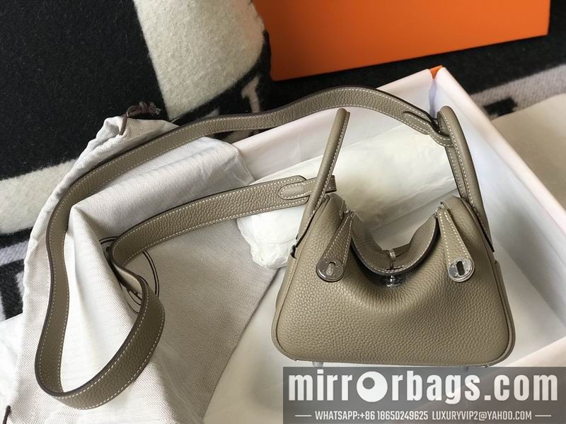 Hermes Replica Bags Mini Lindy 19cm am 01